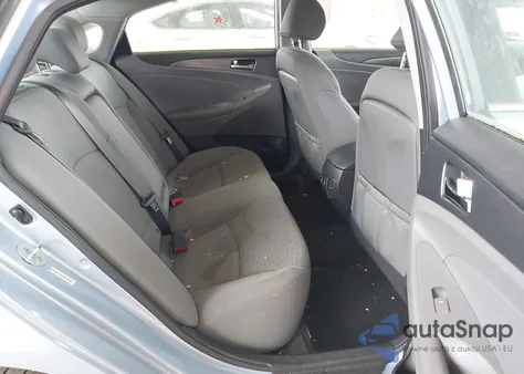 2012 Hyundai Sonata Hybrid z USA, uszkodzony, nr VIN KMHEC4A44CA035656